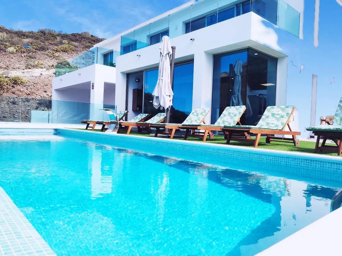 Contacten van Elegante Y Moderna Villa Miami