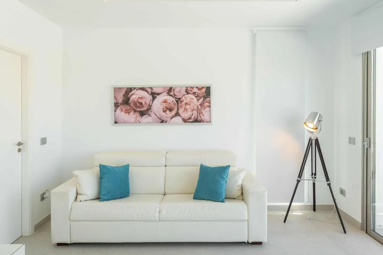 Apartamento Elegante y moderna Villa Miami Costa Adeje  España
